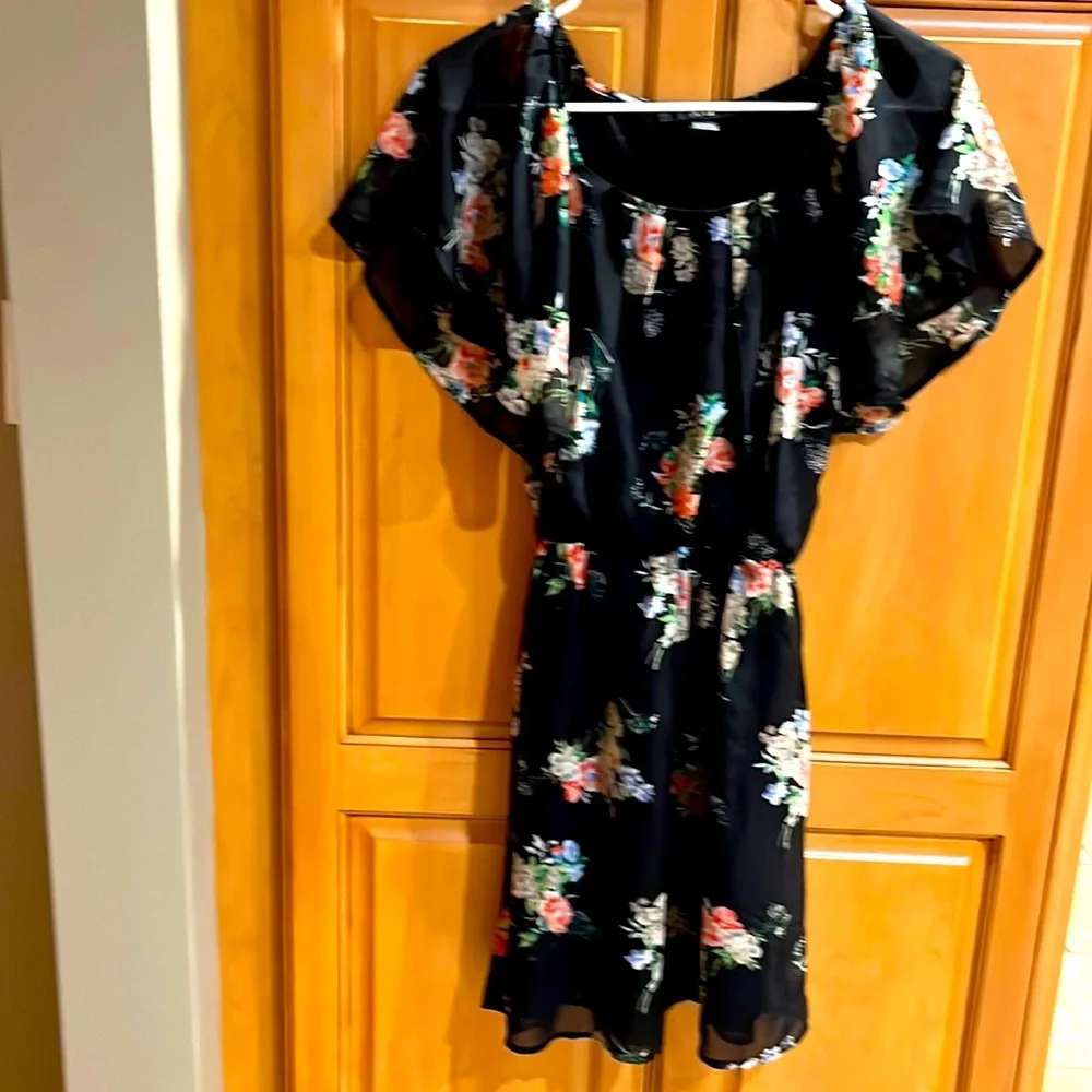 Ladies XXI short sleeve black floral printed dress - Picture 1 of 1
